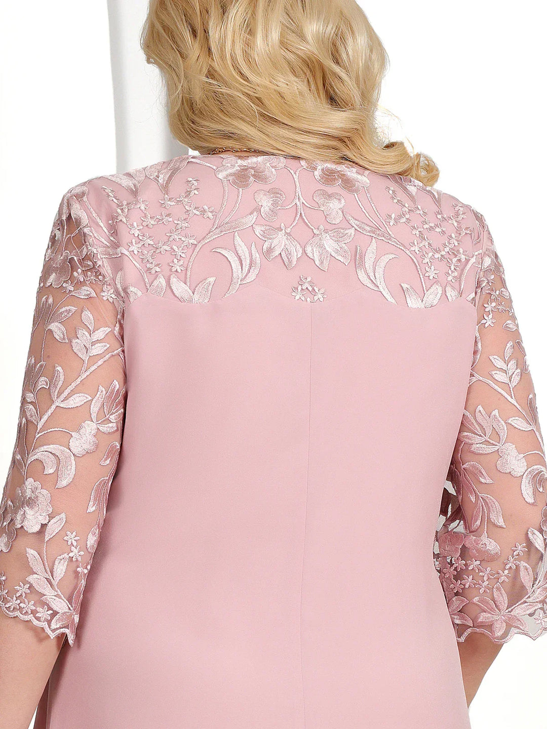 JUDITH - PLUS-SIZE EMBROIDERED DRESS