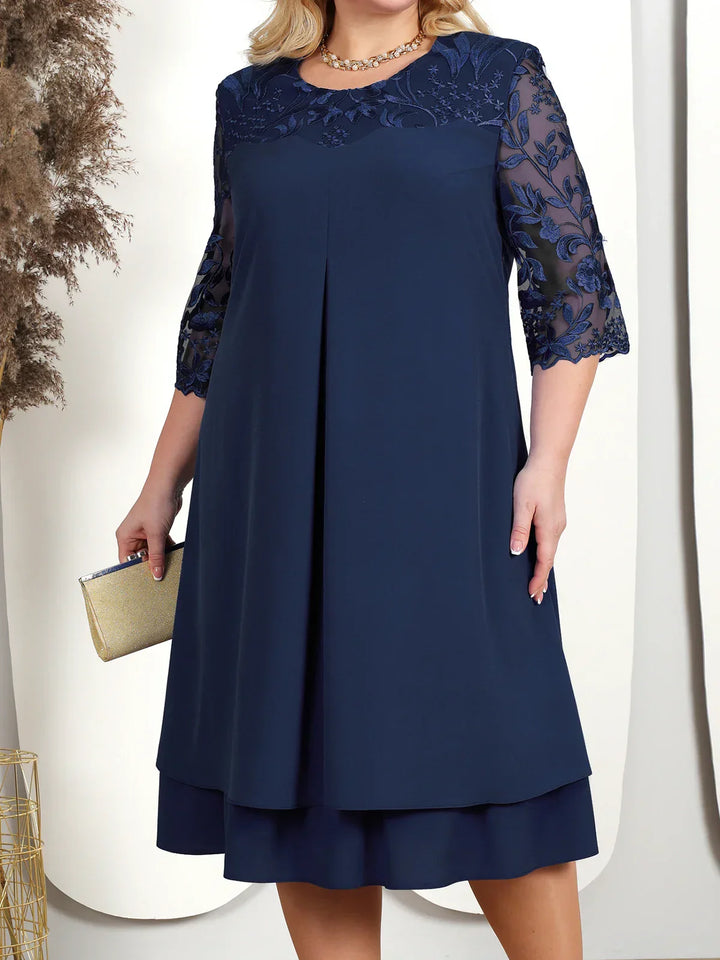 JUDITH - PLUS-SIZE EMBROIDERED DRESS